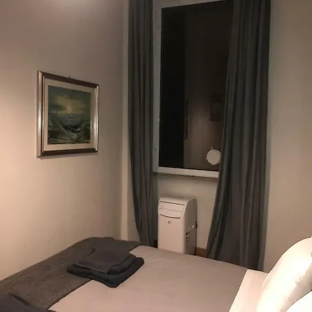 Luxury Flat 2 * Rom